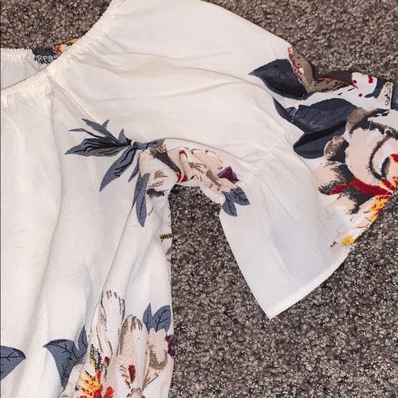 Off The Shoulder Crop Top - Picture 4 of 4